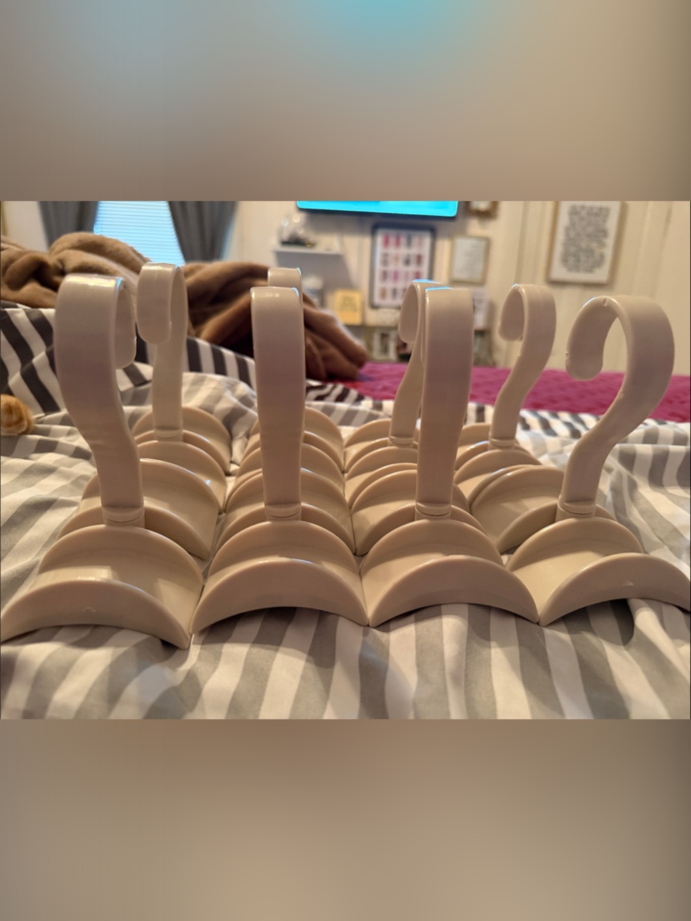 Beige Double-Sided Handbag Hangers